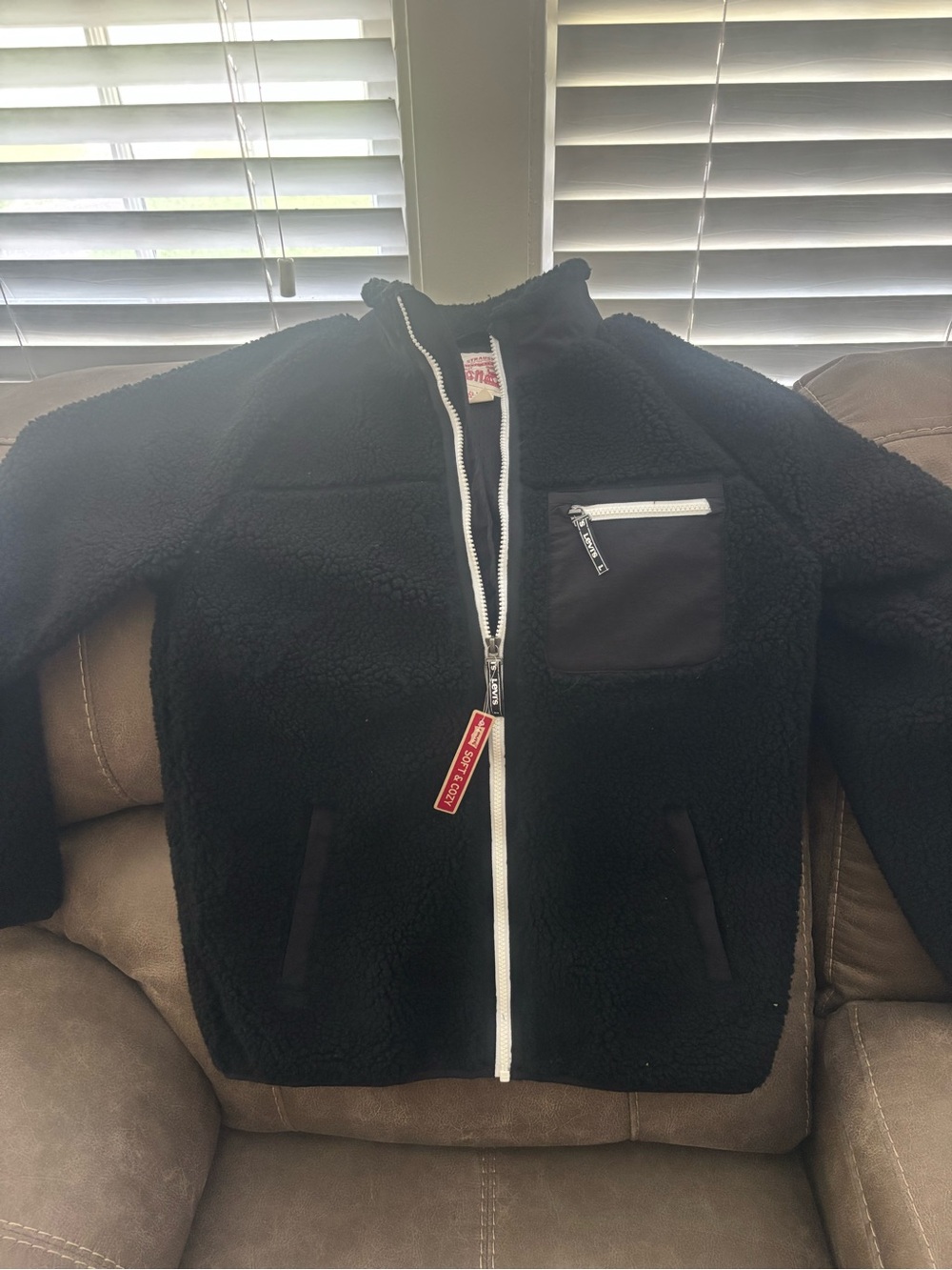 LEVI SZ XL SOFT & COZY BLACK SHERPA JACKET